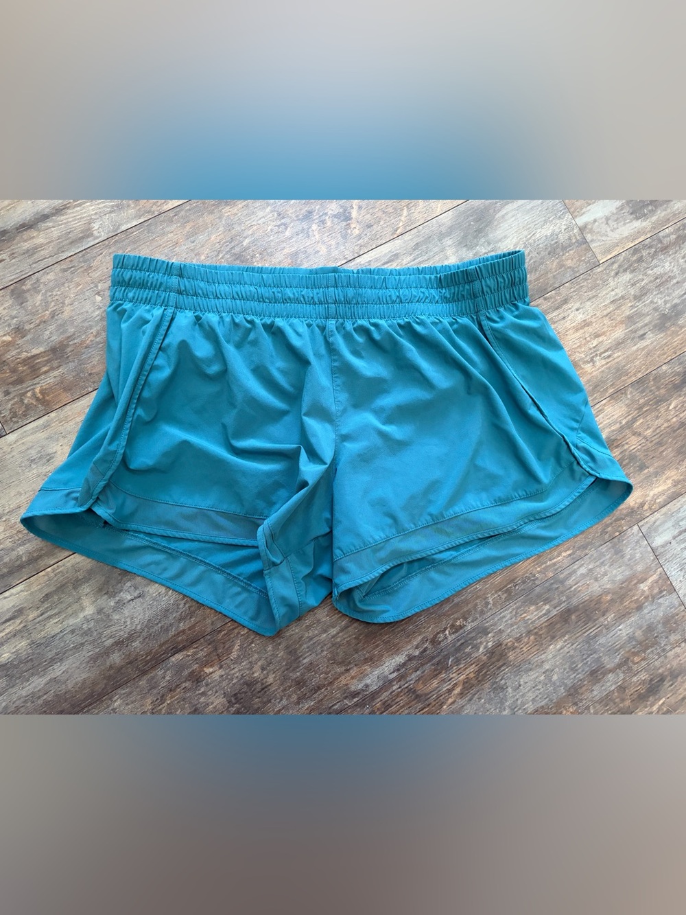 Athleta Mesh Racer Run Mid Rise 4" Short Sz XL